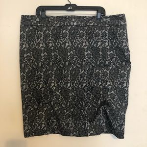 Black/grey/white lace pattern pencil skirt. Sz 20